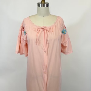 Vintage 1970s Pink Nylon Flutter Sleeve Nightgown with Embroidered Flowers, Medium