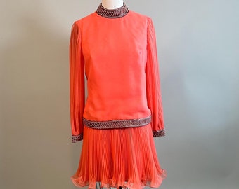 1960s Vintage Coral Dress with accordion Pleated Sleeves, Medium