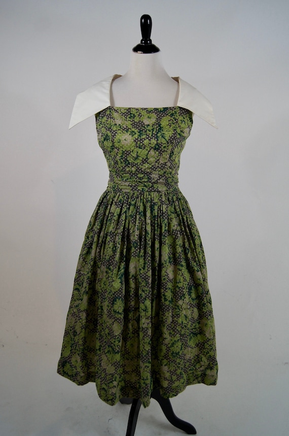 Vintage 1950s Green Floral Polka Dot Day dress wit