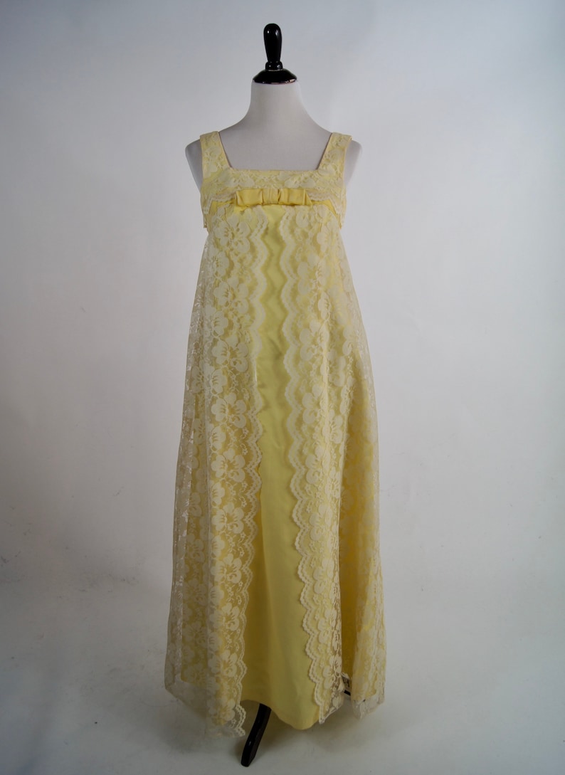 Vintage 1960s Yellow Lace A-line floor length gown with Bow Medium