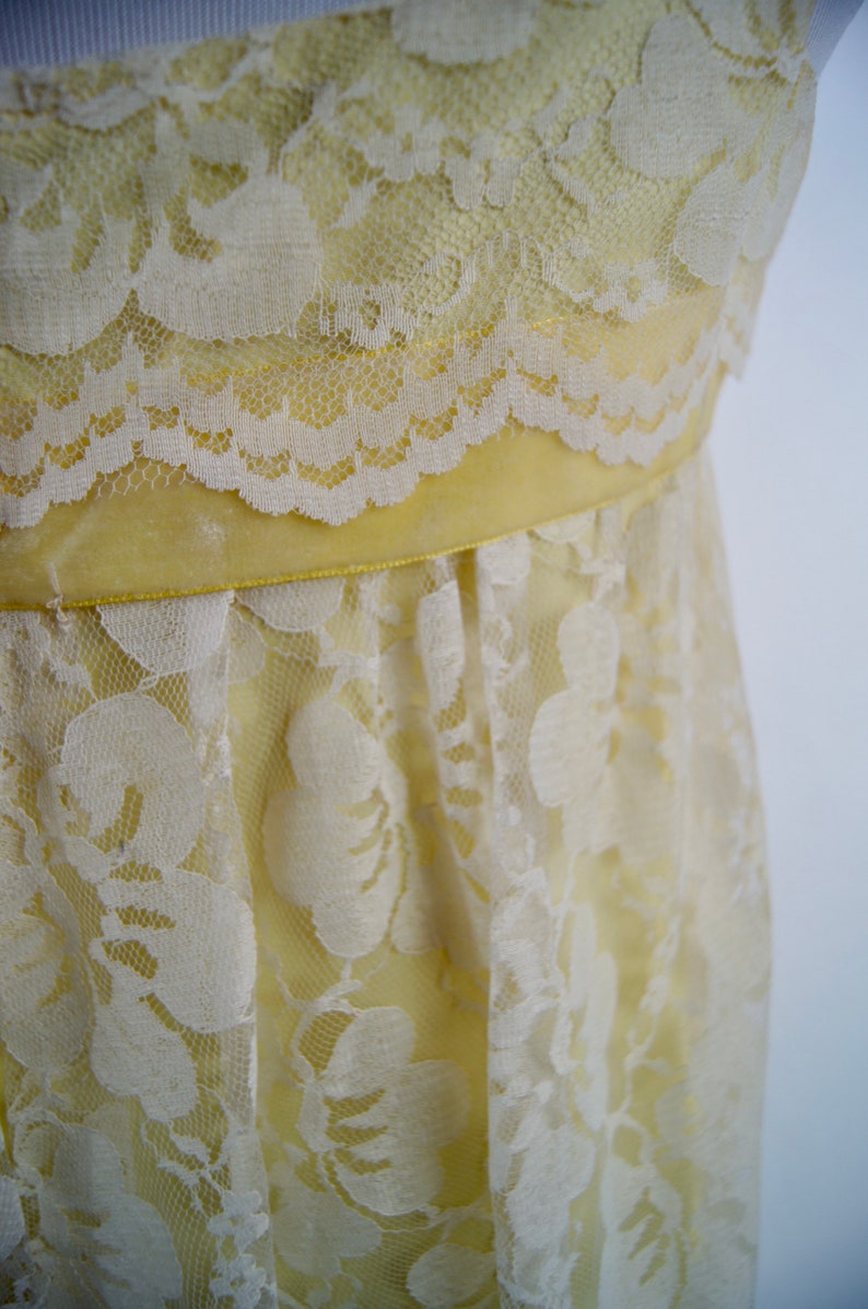 Vintage 1960s Yellow Lace A-line floor length gown with Bow Medium