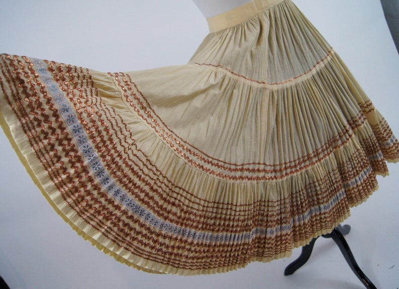 Vintage 1950s Pleated Ivory Full Skirt with Copper Ric Rac Trim, Small image 3
