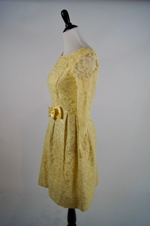 Vintage 1960s Yellow Lace Pleated Long Sleeve dre… - image 2