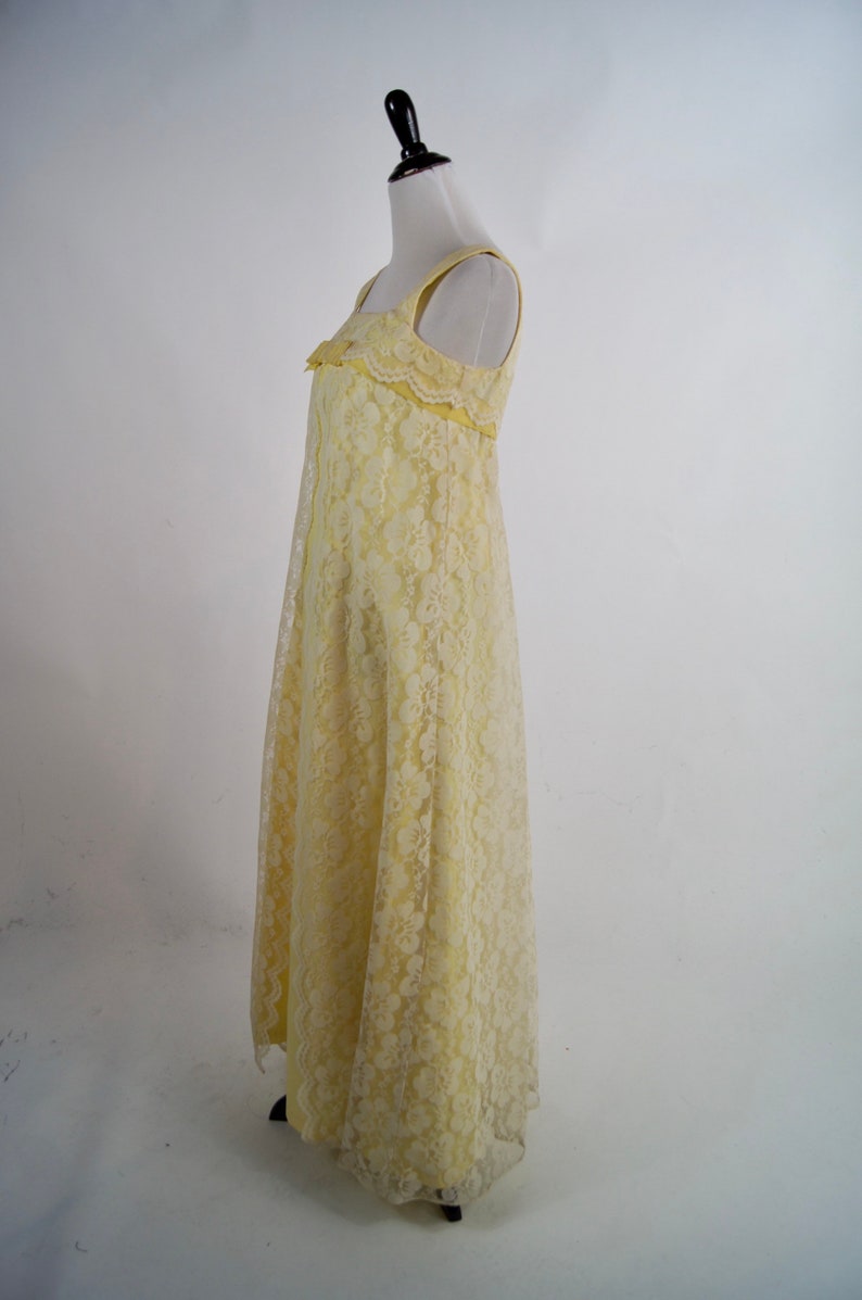 Vintage 1960s Yellow Lace A-line floor length gown with Bow Medium