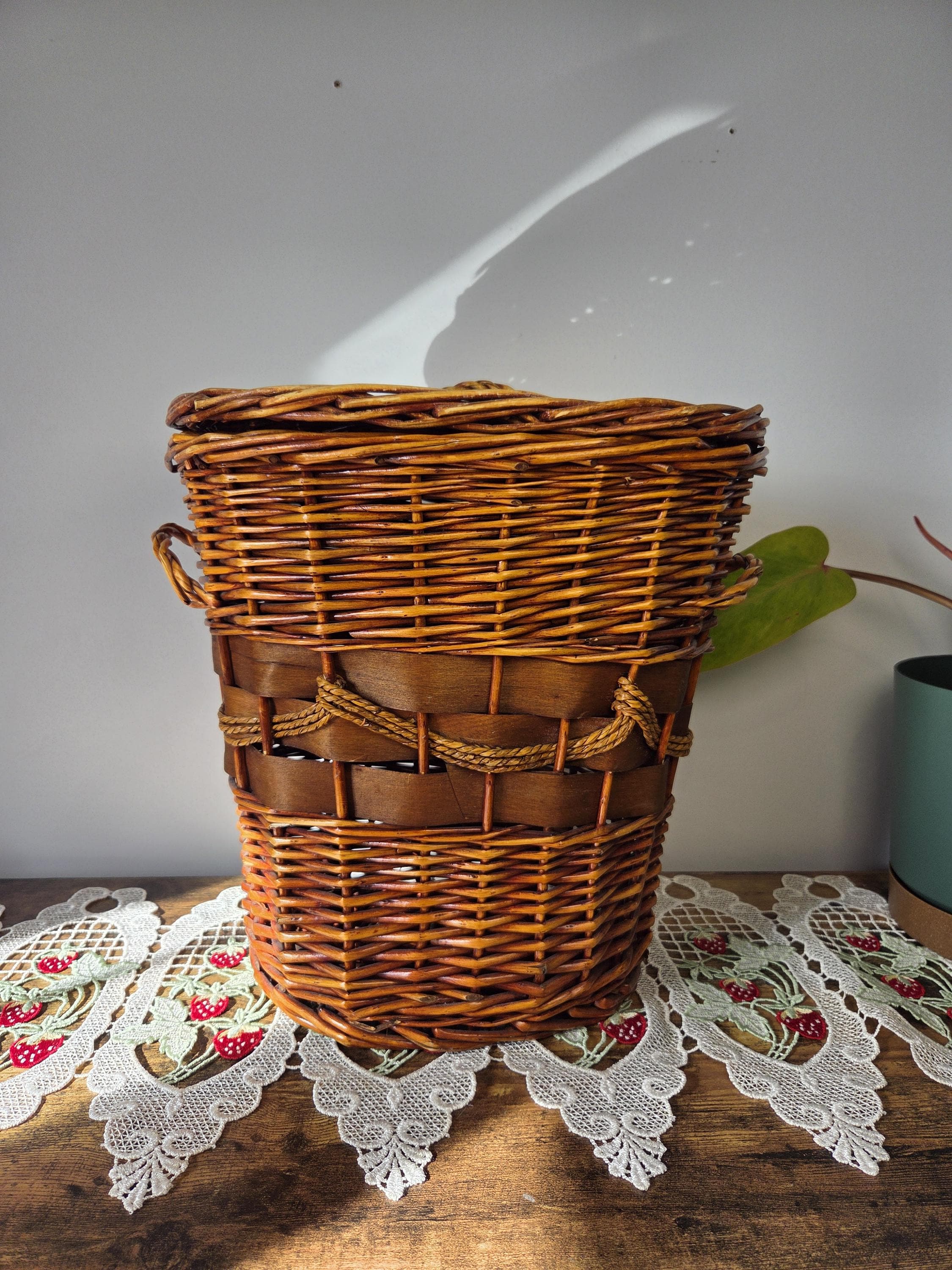 Vintage Wicker Storage Basket With Lid, Rustic Rattan Basket, Boho ...