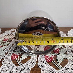 Puede incluir: Un juego de tres tazas de cer&aacute;mica con acabado moteado y mate. Las tazas son de color crema, gris claro y gris oscuro. Cada taza tiene un dise&ntilde;o simple y minimalista.