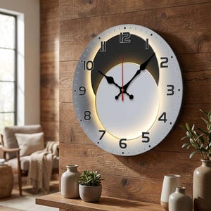 Puede incluir: Un juego de tres tazas de cerámica con un acabado mate moteado. Las tazas son en tonos crema, gris claro y gris oscuro. Cada taza tiene un diseño simple y minimalista y un asa redondeada. Para café, té u otras bebidas.