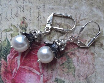 Silver & White Drop,Cultured Pearl Earring,Simple Pearl Drop,Drops w Floral Bead-cap,Rhinestone Rondelle,Wedding,MockiDesigns,Gift Wrapped