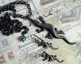 Rusty Black Lizard Set,Necklace and Bracelet Set,Lizard Necklace,Lizard Earrings,Black Lizard,OOAK,Halloween,Goth,MockiDesigns,Gift Wrapped