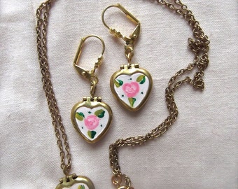 Heart Locket Set,Small Rose Heart,Rose Heart Set,Violet Rose Locket,Pink Rose Hearts,Rose Heart Locket,Vintage Heart Locket,Set,Gift Wrapped