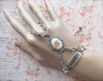 Slave Bracelet,SP Slave Bracelet,BSue by 1928,Vintage Cameo,Cameo Bracelet,Flower Bracelet,Flower Cameo,Forever,Bead Link Chain,Gift Wrapped