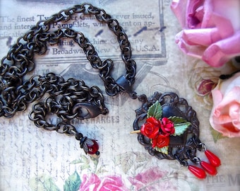 Rusty Black Heart,Brass Heart,Red Ceramic Roses,Vintage Plastic Dangles,Roses and Heart,Black Patina,Victorian Heart,MockiDesigns,Gift Wrap