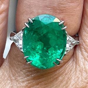 Pierścionek zaręczynowy GIA 10ct kolumbijski zielony szmaragd i diament 3 kamienie platynowy