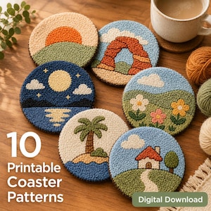 Könnte beinhalten: Eine Sammlung von zehn runden, gestickten Untersetzer-Mustern mit verschiedenen Landschaftsdesigns, darunter ein Sonnenuntergang, ein Bogen, ein Nachthimmel, Blumen, eine Palme und ein Haus. Der Text "10 Printable Coaster Patterns" ist sichtbar. Die Worte "Digital Download" sind ebenfalls sichtbar.