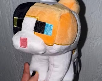 Cute Patchwork Cat Plush Toy – Soft Calico Kitty Stuffed Animal – Kawaii Handmade Style Cat Doll – Unique Gift for Cat Lovers 22cm