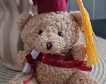 Graduation Teddy Bear Plush – Congrats Gift with Cap & Diploma – Cute Keepsake for Kindergarten, High School, College Grad 7cm