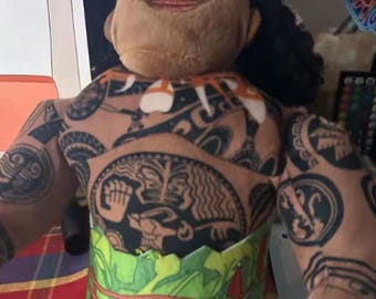 Polynesian Warrior Plush Doll – Tattoo-Inspired Island Hero Soft Toy – Unique Cultural Character Collector Plush 27cm