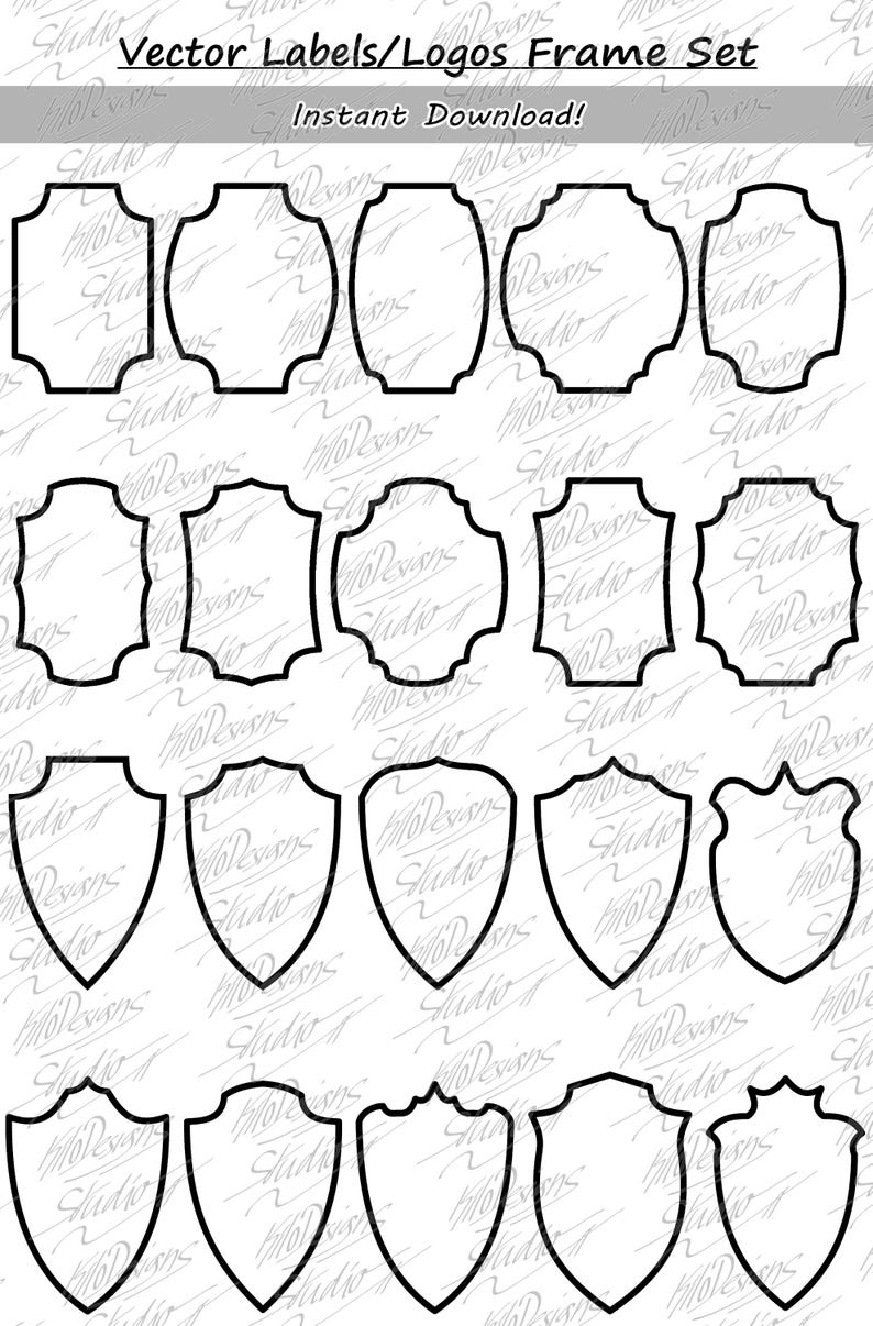 Puede incluir: Un conjunto de etiquetas y logotipos vectoriales negros en varias formas, incluyendo rect&aacute;ngulos, &oacute;valos y escudos. El texto "Vector Labels/Logos Frame Set" y "Instant Download!" se encuentra en la parte superior.