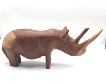 Véritable figurine de rhinocéros en bois sculpté à la main du Kenya