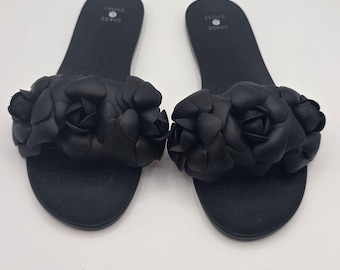 Shade & Shore Black Floral Slide Sandals 9 Vacation Pool Side Beach Waterproof