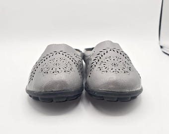 Women's Sz 43 Gray Slip-On Moccasins with Laser-Cut Floral Classic Comfy Walking