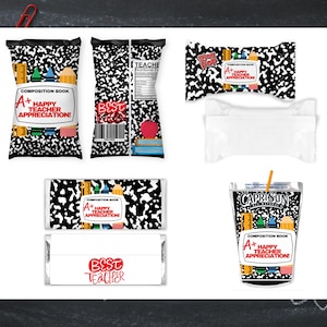 Può includere: Un cartello in legno rustico con la scritta "Welcome to our home" in lettere bianche. Il cartello presenta una finitura invecchiata e un design semplice e invitante, ideale per l'arredamento della porta d'ingresso.