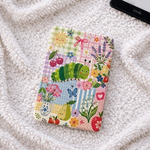 Può includere: Un cartello in legno rustico con la scritta "Welcome to our porch" in lettere bianche. Il cartello presenta una finitura invecchiata e un design semplice e invitante, ideale per l'arredamento esterno.