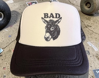 Cappello da camionista Bad Ass Donkey - Divertente cappellino vintage in rete con chiusura snapback