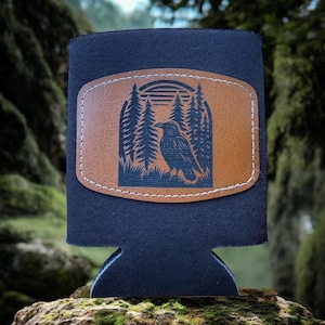 Raven Crow Läderpatch Burkkylare – Hopfällbar Dryckeshylsa för Utomhusbruk