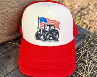 Cappello da camionista patriottico con trattore e bandiera americana - Berretto da fattoria in rete rosso e bianco
