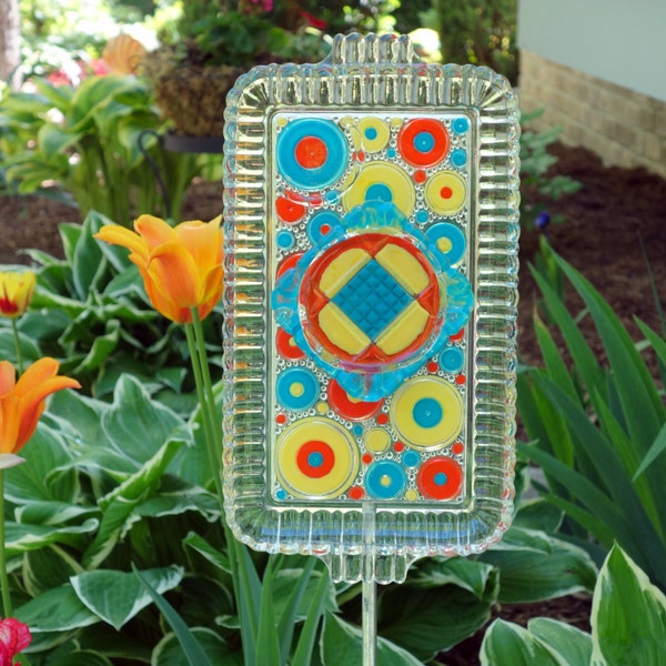 Repurposed Garden art, handmade Garden Sculpture, Repurposed Décor and Glass Yard Art sun catcher with recycled glassware