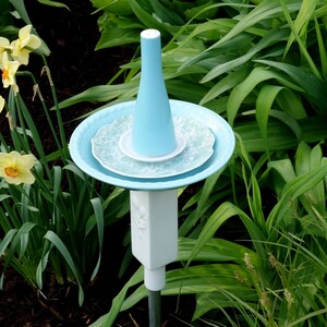 Outdoor GARDEN DÉCOR made with recycled glass