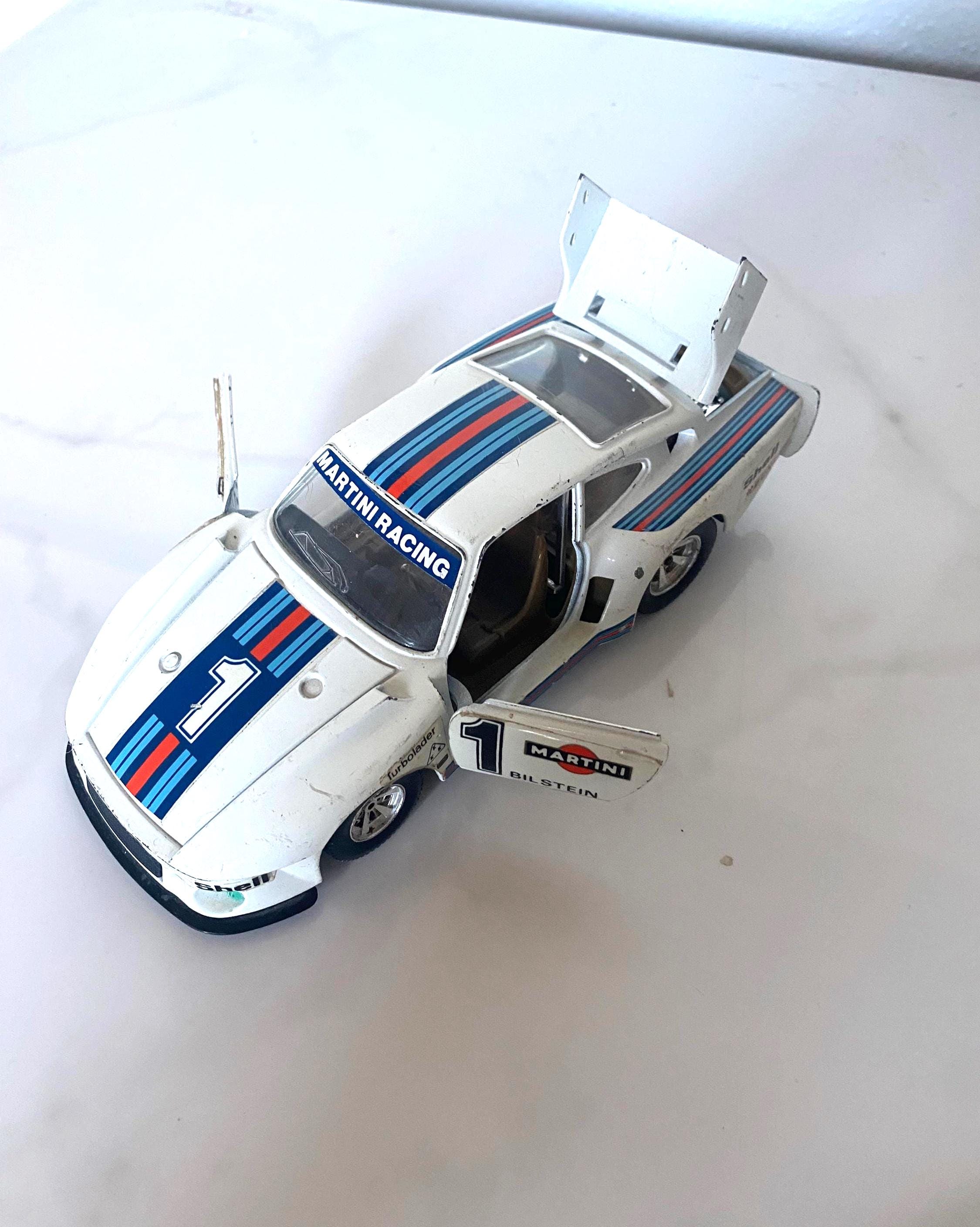 Oscarstoychest - Etsy