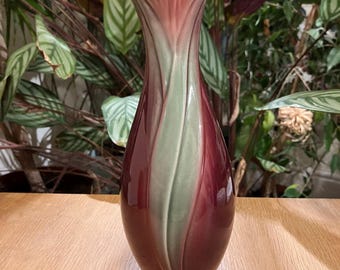 Vintage Blakeney Pottery Leaf‑Form Vase – England, Mid‑Century Art Pottery