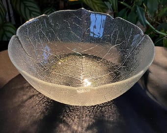 Arcoroc Aspen Leaf Pattern Serving Bowl