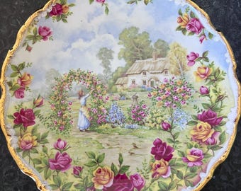 Vintage Royal Albert Old Country Roses, 1986 English Cottage Garden Display Plate, Fine Bone China Gold Trim