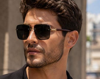 Occhiali da sole da uomo quadrati di lusso, stile vintage retrò, neri, con elegante montatura dorata e protezione UV400.