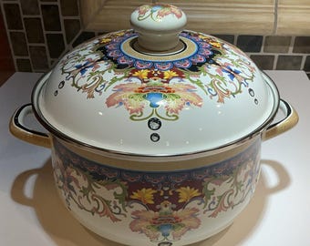 Beautiful Floral Enamel Stockpot with Lid, 4.5 Quart Cooking Pot,