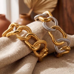 Brazalete ancho de cadena llamativa para mujer | Brazalete con eslabones entrelazados | Pulsera impermeable de oro de 18 quilates | Regalo de lujo para ella