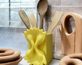 Pot utensils