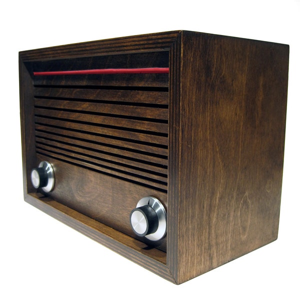 ward Electric Walnut52 desktop FM radio and MP3 player
