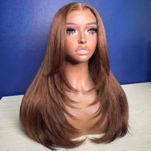 Perruque brune sans colle coupée en couches | Perruque en dentelle HD avec cadrage du visage brun foncé | Noeuds pré-pincés pré-blanchis de densité 200 % | Perruque Wear & Go Lace 6 x 5