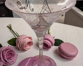 Parijse martiniglas lolita met recept, handgeschilderd roze cocktailglas voor liefhebbers van Parijs