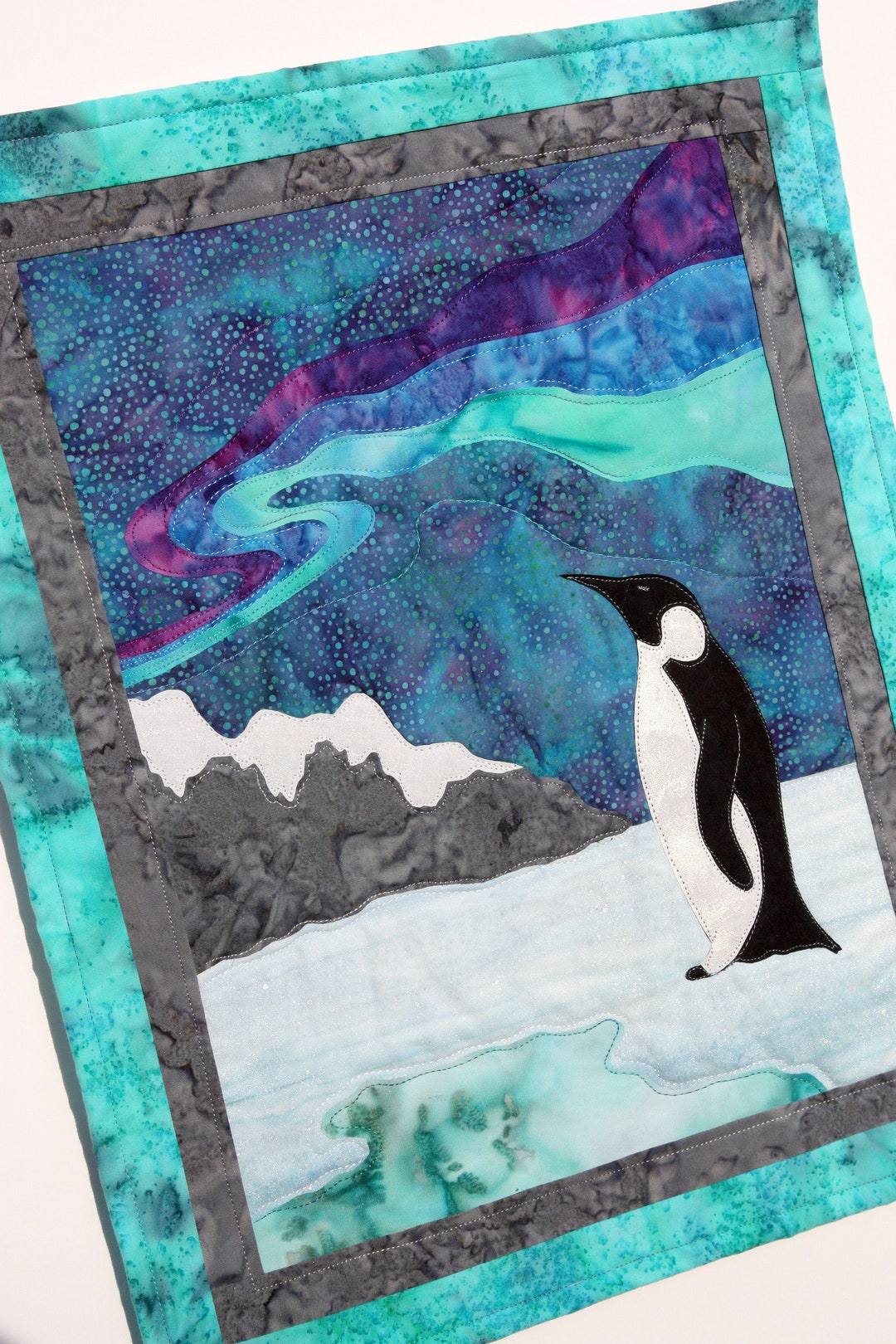 Large Southern Lights Penguin Quilted Wall Hanging / Art Quilt Kit by Pingwynny - Etsy UK