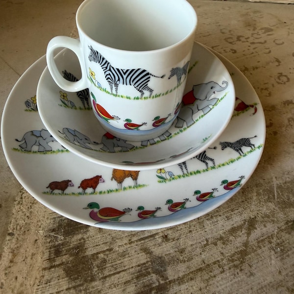 Vintage Kaiser West Germany Child's Porcelain Dinner Set
