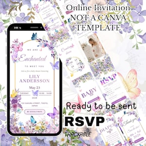 Può includere: Un invito digitale per baby shower visualizzato sullo schermo di uno smartphone, con farfalle viola e blu, composizioni floreali e dettagli dorati. Il testo include "We Are Enchanted To Meet You", "Lily Andersson" e i dettagli dell'evento.