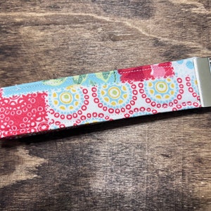 Vintage Floral Patchwork Fabric wristlet Key Chain/ Key Fob
