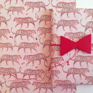 Geschenkpapier mit Leopardenmuster / 2 Bögen / Set mit Leoparden / Leoparden Print / Briefpapier / Geburtstag / Party