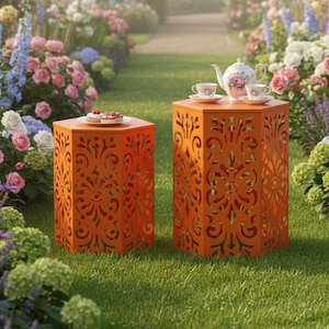2er Set Orangefarbene sechseckige Gartenhocker aus Eisen - marokkanische Boho Beistelltische
