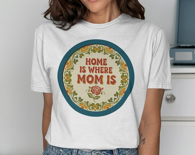 Retro Floral Mom T-Shirt, Vintage Mama Tee, Mother's Day Gift